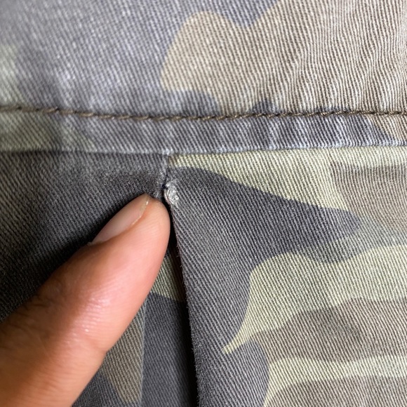 Forever 21 Camo Button Up Shirt Jacket size medium - Picture 6 of 6